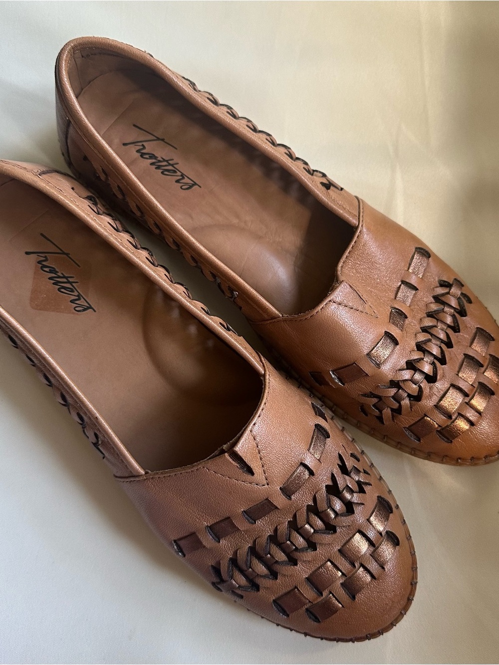 Trotters Tan Woven Leather Slip-On Flats - Women Brown 8.5 - Picture 2 of 7